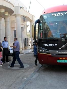 تعديل على ساعات العمل على معبر الكرامة لمغادرة الحجاج