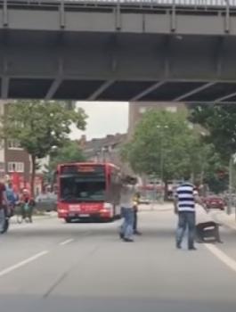شبان عرب يتصدون لمنفذ هجوم هامبورغ 