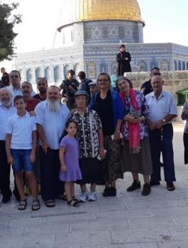 المستوطنون يقتحمون الاقصى 