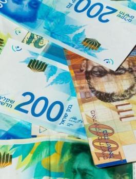 الدفاع المدني الفلسطيني في الأقصى 