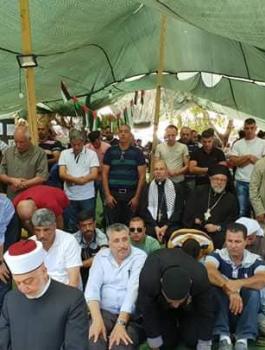 صلاة الجمعة في الخان الاحمر 