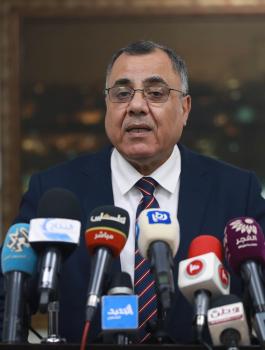الحكومة والمساعدات الامريكية بشأن كورونا 