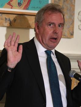 سفير بريطانيا وترامب 