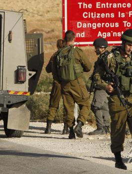 الاحتلال يشن حملة اعتقالات ومداهمات 