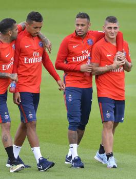 باريس سان جيرمان يخطط للتعاقد مع صانع أمجاد برشلونة