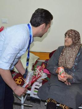 شركة اليازجي لمشروبات "بيبسي" تنظم زيارة إلى دار رعاية المسنيين في قطاع غزة