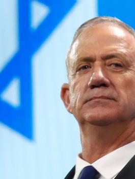 ازرق ابيض والحكومة الاسرائيلية 