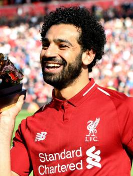 محمد صلاح على قائمة المرشحين النهائية للفوز بالكرة الذهبية 