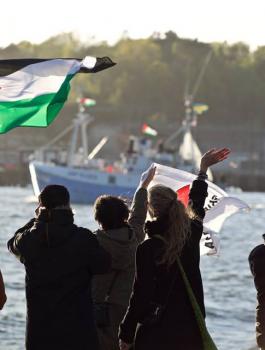 قوارب نسائية الى غزة