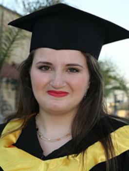 زهوة عرفات ابنة الرئيس الراحل ابو عمار تتخرج من جامعة مالطا