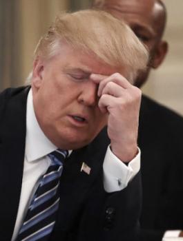 ترامب ونائبتين مسلمتين 