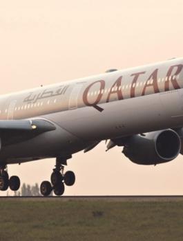  طائرة قطرية تهبط في السعودية