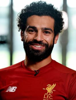 صراع محتدم بين برشلونة وريال مدريد من أجل الظفر بخدمات اللاعب محمد صلاح