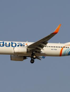 FlyDubai_737-800_A6-FDB