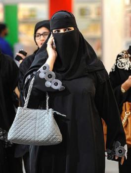 عرض أزياء في المدينة المنورة 