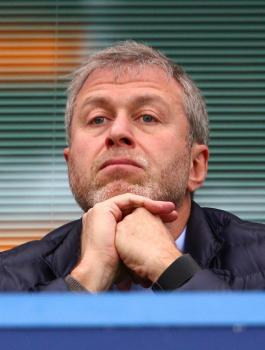 الملياردير الروسي مالك تشيلسي يواجه تأخيرا في تجديد تأشيرة دخوله لبريطانيا