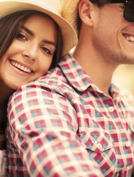 هل تفضل النساء الرجل الذكي ام جاذبيته 