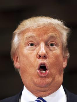 تدمير نجمة ترامب في ممشى المشاهير