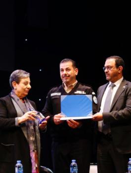 ضابط في الضابطة الجمركية 
