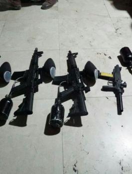 الاحتلال يغلق مطبعة في رام الله بدعوى التحريض ويمنع تداول العاب الخرز 