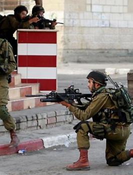 مواجهات بين الاحتلال والشبان في دورا 