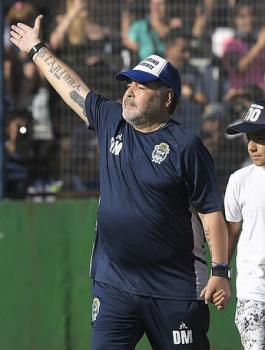 ماردونا ولكائنات الفضائية 