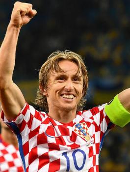 وكيل اعمال مودريتش يثير الجدل حول مستقبله 