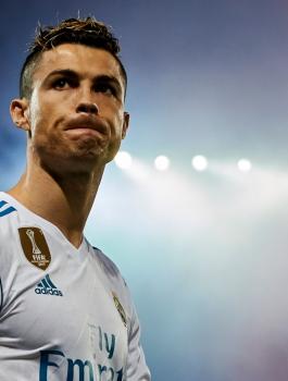 صحيفة "ماركا": رونالدو أبلغ زملاءه بقرار الرحيل 