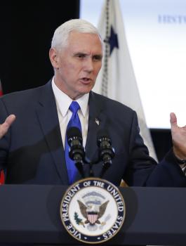 نائب ترامب يقرر تأجيل زيارته للمنطقة 