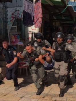 إصابات واعتقالات باعتداء قوات الاحتلال على المقدسيين