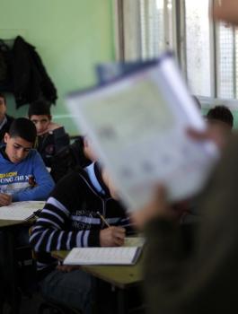 الاعتداء على المعلمين 