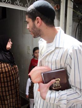 المستوطنون يستولون على منزل في القدس 