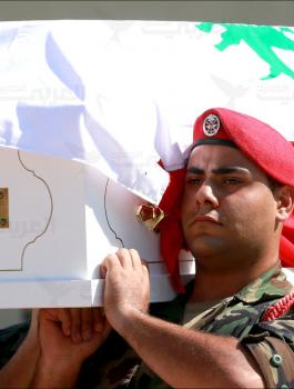  لبنان يشيع 10 عسكريين قتلهم تنظيم "داعش" 
