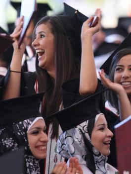 البطالة بين النساء الفلسطينيات 