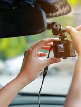 كاميرات  مراقبة في سيارات تعليم السواقة 