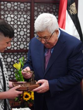 الرئيس والطفل الفلسطيني عبد الرؤوف البلعاوي 