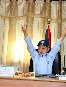 طفل من غزة مدير لشرطة نابلس 