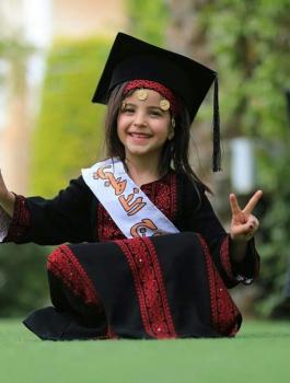 الطفلة سيما الشاعر 