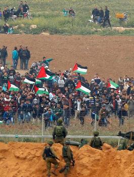 اصابة فلسطينيين برصاص الجيش الاسرائيلي بغزة 