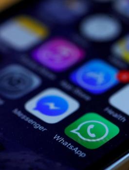 فيسبوك وماسنجر 