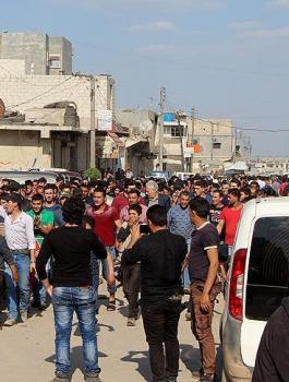 تظاهرة في مدينة أعزاز السورية احتجاجاً على المجزرة الاسرائيلية في غزة