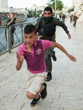 اعتقال اطفال فلسطينيين 