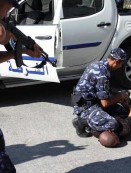 القبض على مطلوب للعدالة 