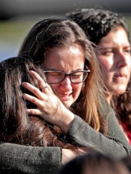 مقتل طلاب مدرسة في هجوم مسلح داخل مدرسة بولاية فلوريدا 