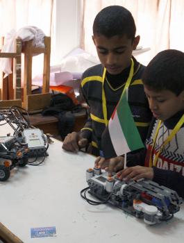 الشرطة تنفي توزيع مجهولين سكاكر مخدرة على الأطفال في المدارس