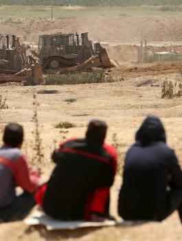 جرافات اسرائيلية في غزة 