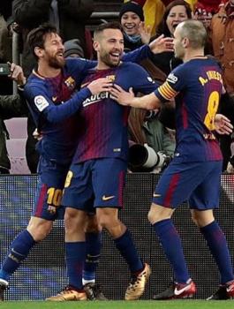 برشلونة يعزز صدارته بفوز بثلاثية على ليفانتي