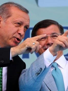 احمد داود اوغلو وحزب العدالة والتنمية 