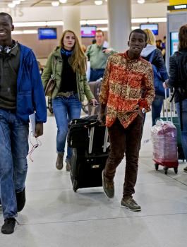 أمريكا تمهد لترحيل 300 ألف مهاجر بعد انتهاء "وضعهم الخاص"