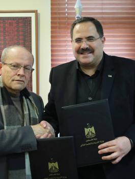 امتحان الانجاز لطلبة الثانوية العامة الخاصة بالاسرى الفلسطينيين 